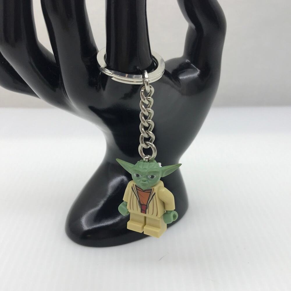 Retro Lego Star Wars Yoda Minifigure Collectible Keychain